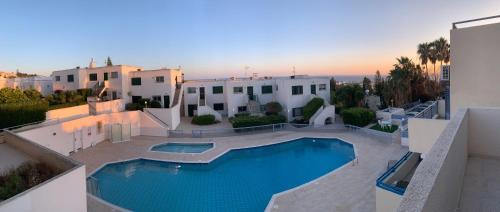 Pelagos Hill Serenity