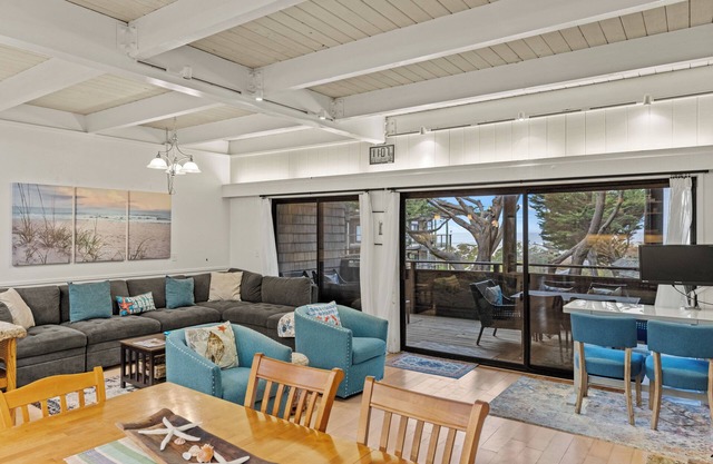 Pelican 87: Beach Living at its Best