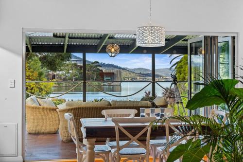 Pelican Place - absolute waterfront overlooking MoNA