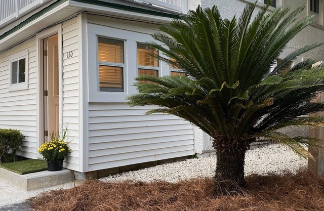 Pelicans House at The Bayhouse and Bungalows of FH