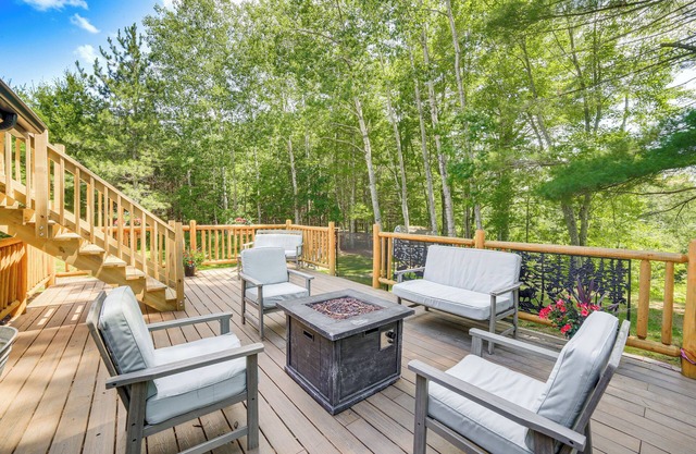 Pembine Cabin w/ Expansive Yard, Fire Pit & Grill!