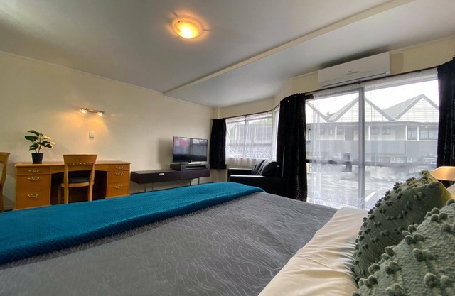 Pembrooke Motor Lodge