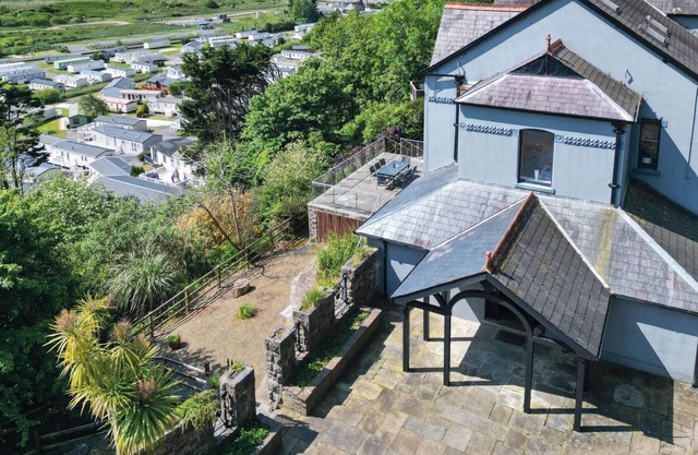 Pendine Manor - 9 Bedroom Manor House - Pendine