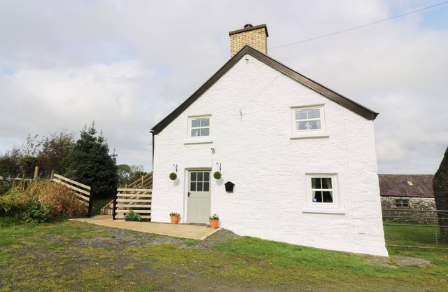 Penglanowen Fawr, LLANGWYRYFON