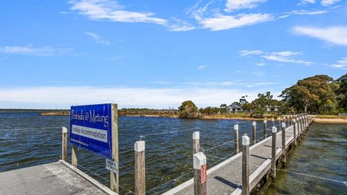 Peninsula at Metung House - access by boat only