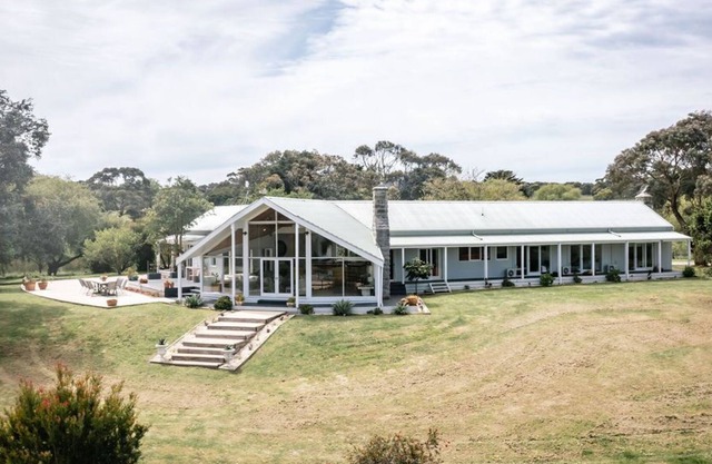 Peninsula Flower House