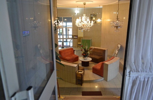 Peninsula Plaza Hotel