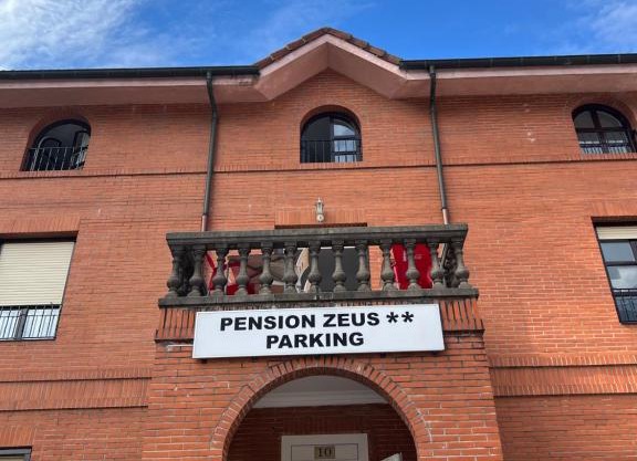Pensión Zeus