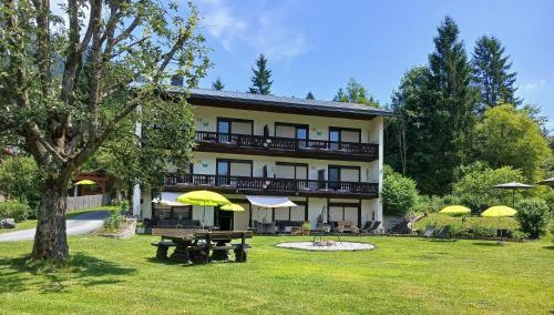 Pension & Apartments Weissbriach