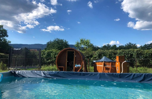 Pensiunea Valea Șușiței, Ciubar, Sauna, ATV, Safari, Offroad Jeep, Ghid Turistic Climbing, Rafting, Safari, Paragliding
