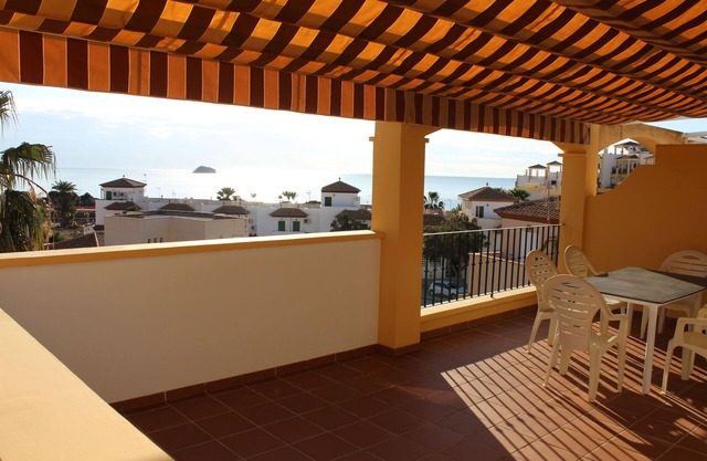 Ático-apartamento con vistas espectaculares al mar en San Juan de los Terreros.