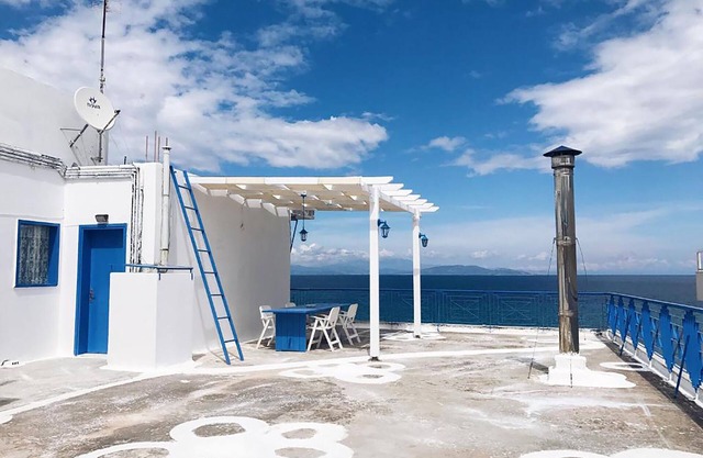 Penthouse & Apartments by the Sea near Airport