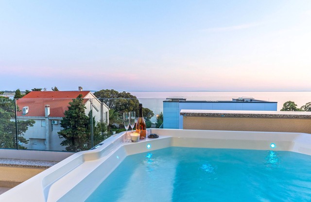Penthouse Apartment Perla with Jacuzzi