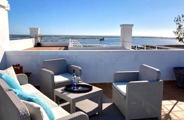 Penthouse apartment with sea view