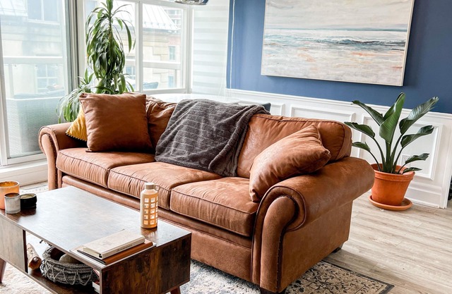 Penthouse Condo with Office Space in Central Toronto