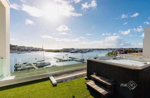 Penthouse de Luxe-vue Incroyable-jacuzzi