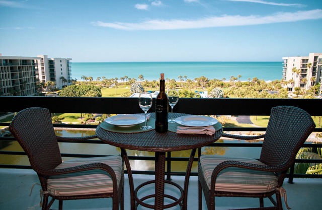 ATICO con vistas completas al mar y a la bahía - DISPONIBLE NOV & DEC 2019 Y ABRIL 2020