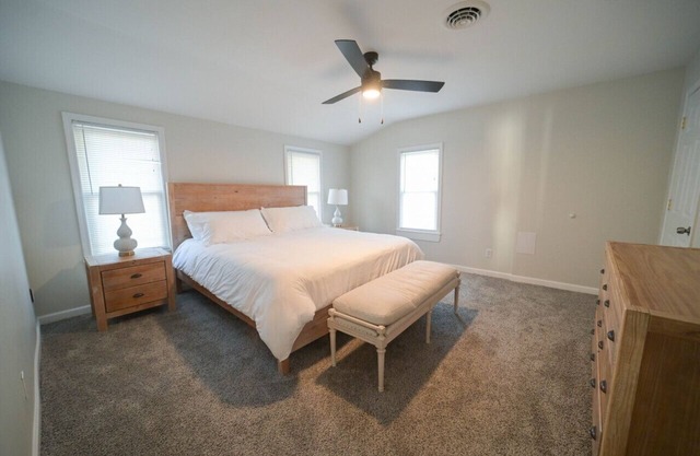 "The Penthouse" - Top Floor Lux Condo in Sylvan! Internal name: Penthouse - Sleeps 9