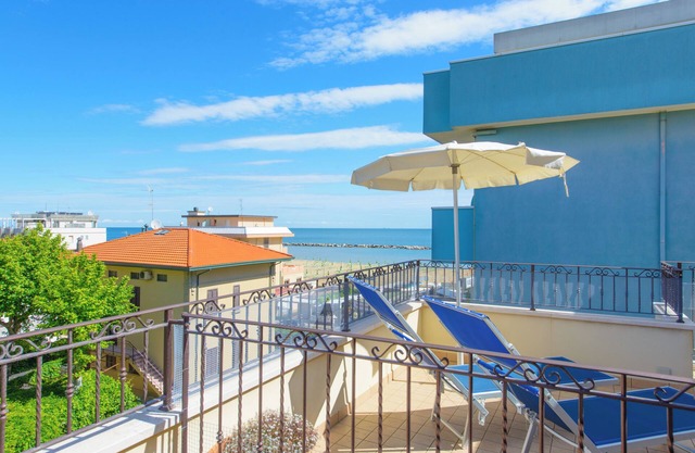 Ático en Viserba, con gran terraza con vistas al mar, con fantásticas vistas panorámicas.