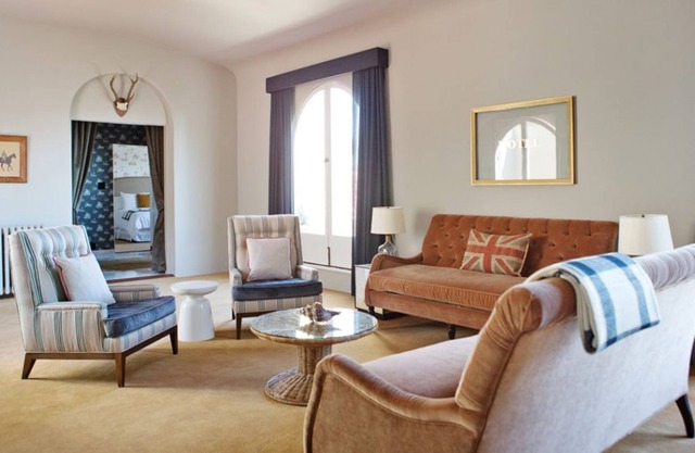 Penthouse One at Palihouse Santa Monica, Dogs are Allowed, Near Green Beach!