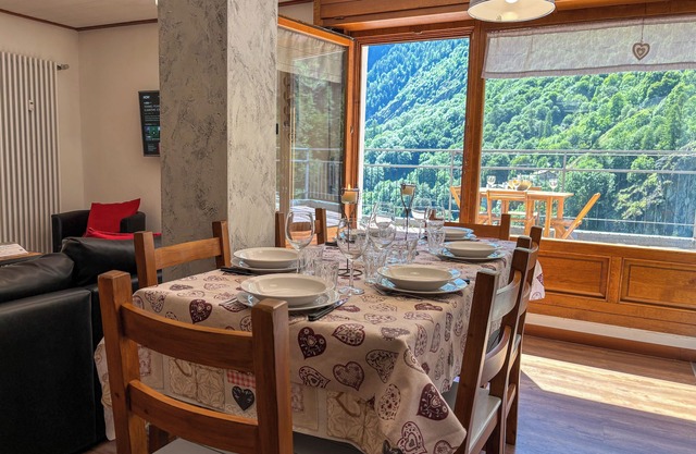 Ático con vistas encantador, tranquilo, amplio salón, tres dormitorios