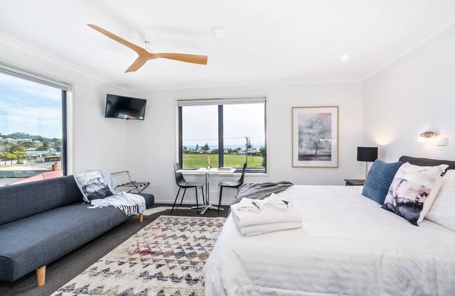 Penthouse Suite Madsen Retreat Boutique Guesthouse Penguin NW Tasmania
