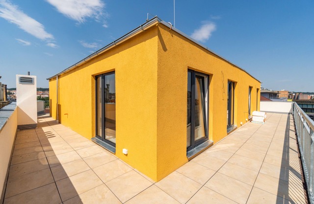 Penthouse with panoramic city view in Elite Rezidence
