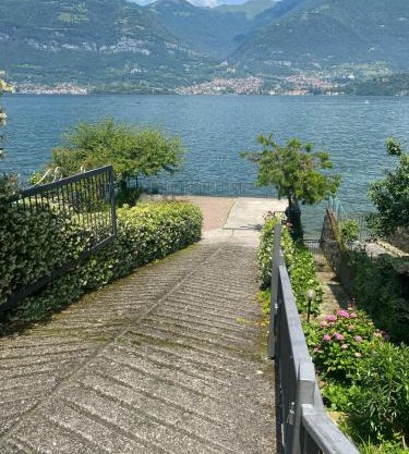 Peonia Apartment - appartamento vista lago