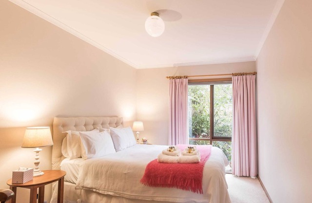 Gisborne B&B country escape with gardens