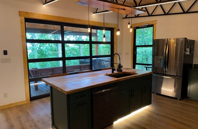Pepper Jack Shack: Your Cozy Mountain Retreat