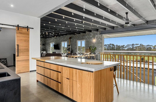 Pepper Paddocks - Warehouse meets Farm
