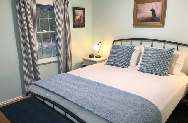 Peppercorn Cottage Avoca ... Colonial cottage accommodation on the Avoca River