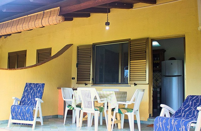 Perdeperas apartment cozy apartment by the sea with wifi and air conditioning