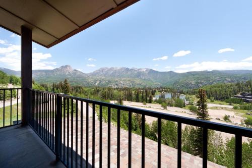 Peregrine Point 306