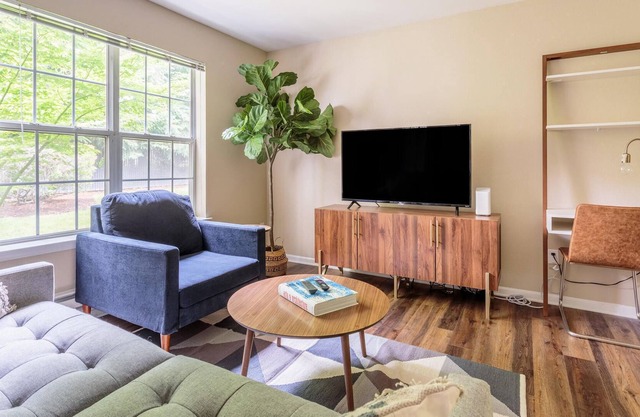 Perfect 1BR Apartment in Beaverton w/ Pool + Gym