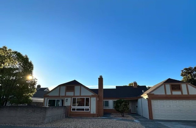 Perfect 2-bedroom house with AC in Walnut Creek