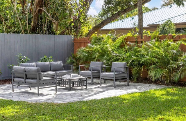 Perfect 3 Bedroom House on Sarasota County, Sarasota County House 1001