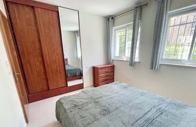 Perfect apartment for family in calm neighborhood 20 minutes walk from Old City