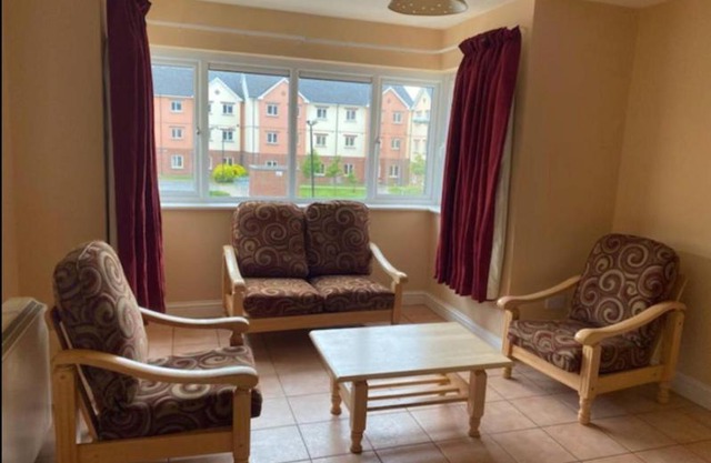 Perfect Base to explore the Wild Atlantic Way Centrally located apartment with all bedrooms enusite