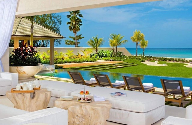 Perfect beachfront retreat of 5 bedrooms for rest & relaxation