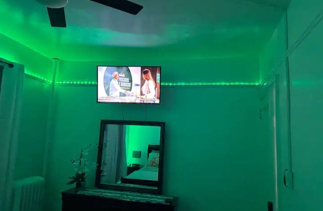 perfect cozy apartment close to convinience store adn the D train . hospital