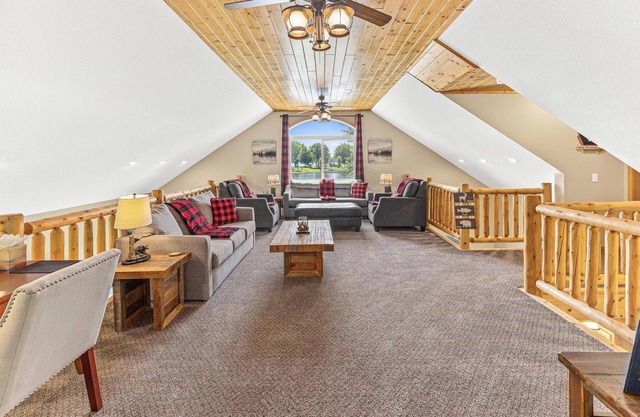 FUN for ALL ages|Spacious 4 Bdrm|Lakefront|Gameroom