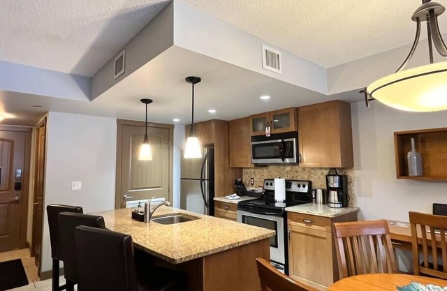 Perfect family 2-bed Condo with hot tub