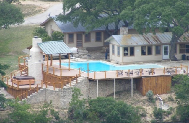Perfect Family Ranch Home en 1,800 acres, HDTV, piscina, spa, WiFI