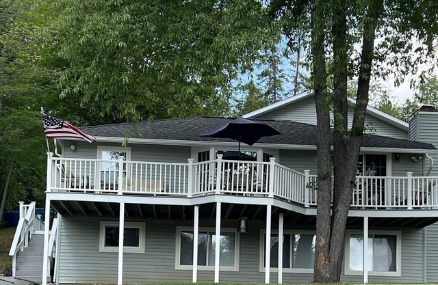 Perfecto lugar de vacaciones familiares para todas las estaciones: en el lago con pontón de 20 pies