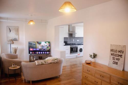 Perfect for 4 - 2 Bedroom 2 Bathroom Apartment Bermondsey, Tower Bridge, London Eye