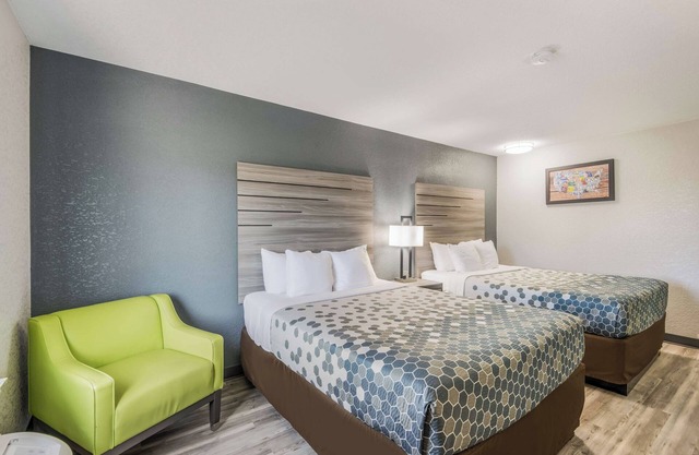 Perfect for Budget Conscious Traveler | 4 Rooms w/ Free Parking