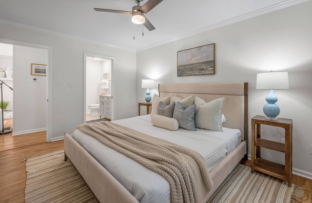 Perfect for Extended Stays! Luxury Townhome in Quiet Neighborhood Near UK