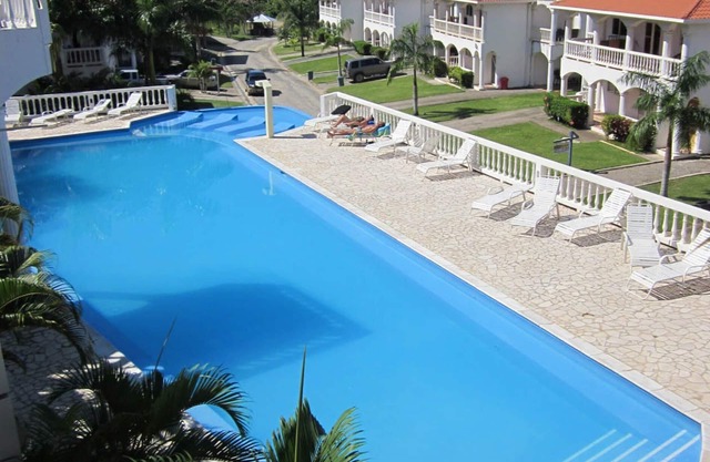 Perfecto para familias, 2 dormitorios con piscina