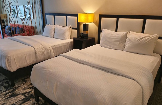 Perfect for Families, Large Studio, Pool & Parking